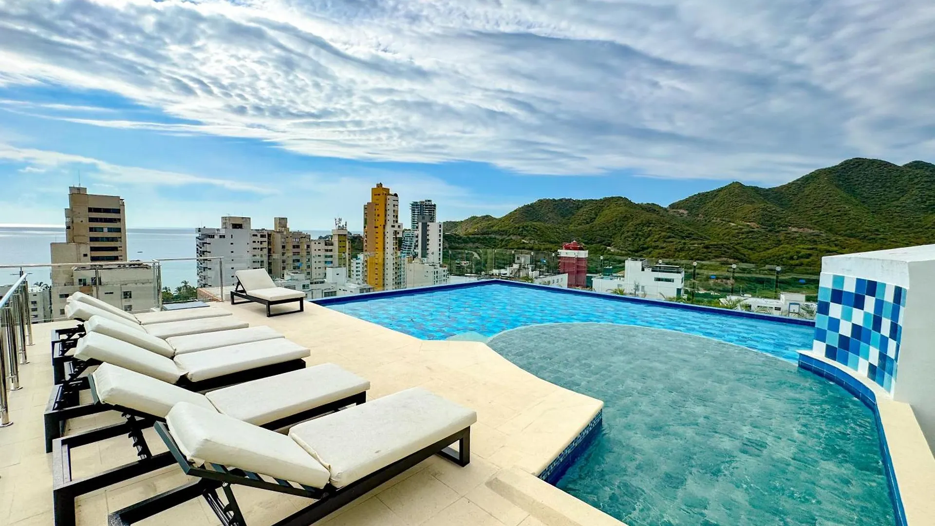 Apartasuite Para Estrenar En El Rodadero Sky Tower - By Bedviajes Santa Marta